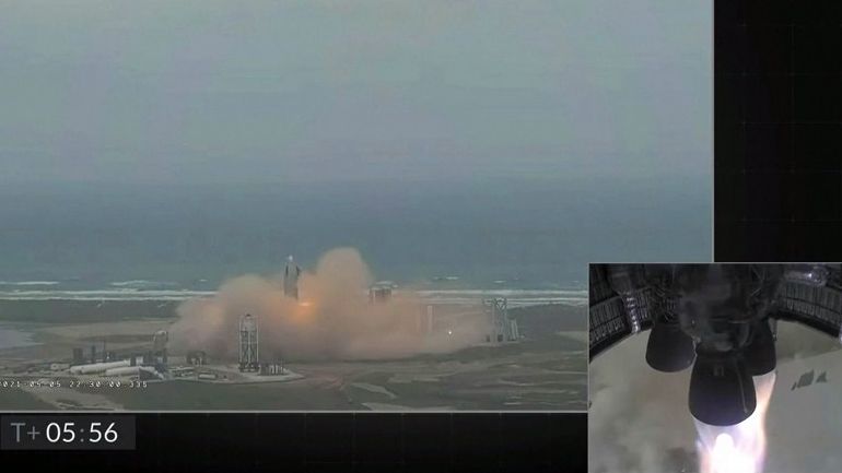 Video: Prototyp rakety Starship úspěsně vzlétl a předpisově přistál